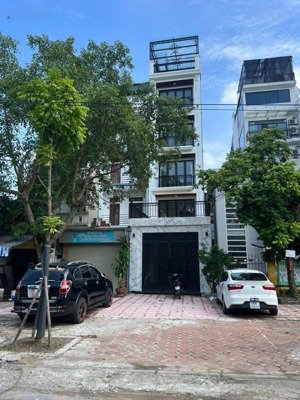 mặt phố ngô gia tự long biên 100m2, 6tầng thang máy, kinh doanh, mt 5m. giá 26.5tỷ