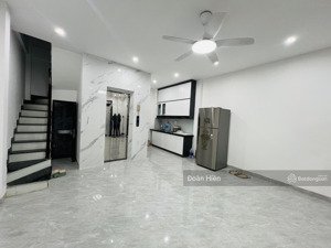 sum vầy đón tết! nhà đội cấn 53m2*6t, 4pnkk xây mới hiện đại, thang máy êm ru, ở ngay,mặt ngõ thông