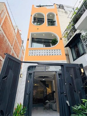 nhà đẹp giá ngộp cần bán gấp q1. nguyễn đình chiểu. giá: 3.34 tỷ. 1t2l. 4pn3wc. sổ hồng riêng.