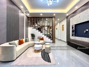 phố víp hoàng cầu, view hồ, nhà 2 thoáng, ba gác đỗ, 25m oto, ngõ nông sát phố, 43m*5t