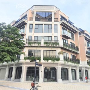 bán căn nhà 200m2*5 tầng, vị trí view công viên, nhà 2 mặt đường, khu đô thị the manor