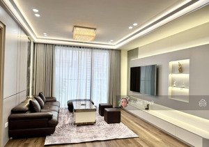 bán luôn căn hộ 3n2vs-129m toà n04b-t1 full nội thất cao cấp. lh trang 