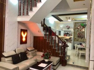 nhà hẻm rộng thành thái - tặng toàn bộ nội thất - 4 tầng - 45m2 - giá 7.5 tỷ.