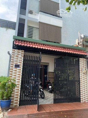 cần tiền bán gấp căn 50m2 quận 4 , hẻm oto6m, giá chào 3ty150trieu tl