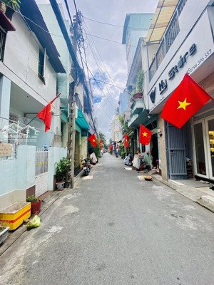 bán nhà hẻm ô tô 5m thiên phước, ngay khu bắc hải. dt: 4x17m, nở hậu 5m. nhà cấp 4 tiện xây mới