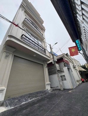 nhà xây mới tinh độc lập oto vào nhà phố thiên lôi cách aeonmall chỉ 600m