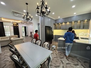 cho thuê nhà đẹp lavila nguyên căn