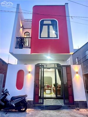 Bán Nhà Xây Mới Góc 2 Mặt tiền KDC 923 - Gần Chợ Nổi & Trường Mầm non