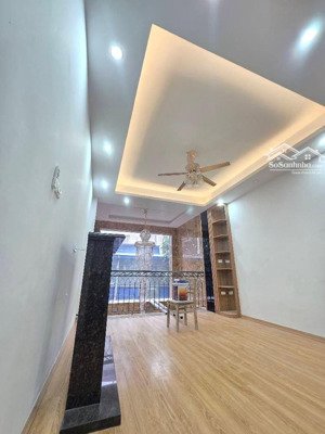 bán nhà trần quốc hoàn cầu giấy, phân lô ô tô tránh, ô chờ tm, 56m2, 6 tầng, giá rẻ nhất 22,8 tỷ