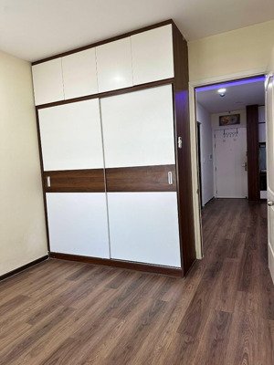 cho thuê căn hộ chung cư dgold. dt 39m2 - lầu 12. sẵn bếp tủ. giá 4.3tr/th cọc 1 tháng. phí ql 5k/m