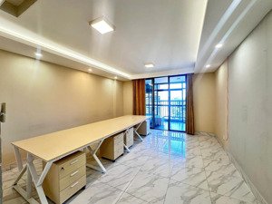 cần bán căn hộ 1pn 1wc 44m2 giá 3.77 tỷ nhận nhà ngay có hđmb có ban công rộng