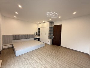 bán nhà đẹp xây mới - thang máy - gần ô tô - thạch bàn