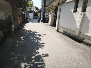 cần bán nhanh nhà 5tầng ,52,5m2 tại mỹ đình ngõ ô tô nhỏ chạy qua . giá mềm chỉ 11,8tỷ