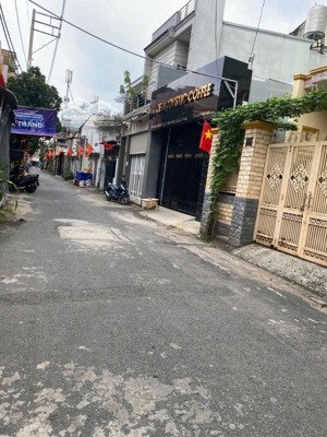 nhà 3 tầng ( 5 x 20m) tân thới nhất gần cầu tham lương, q12