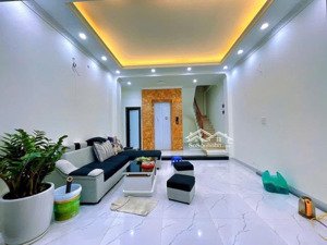 siêu phẩm ba đình, sát phố, nhà đẹp mới, giá mềm, thang máy, lô góc thoáng, ngõ nông rộng