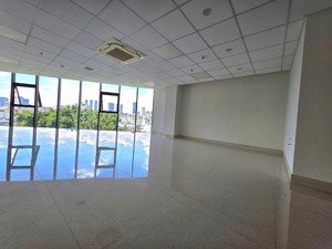 cho thuê văn phòng trống duy nhất đường lê trung nghĩa ( khu k300) , dt 85m2 giá thuê 15 triệu/th.