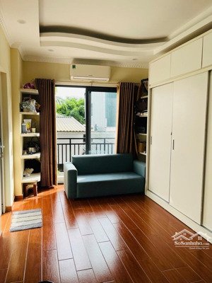 siêu phẩm nhà phúc lợi 35.6m2- 5 tầng dân xây-2 thoáng full nội thất -40m oto tránh-sát trường qt