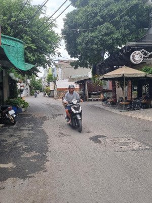 cần bán nhà gò vấp-xe hơi ngủ trong nhà , dt 70m2, 3tầng btct, 3wc, nở hậu, giá 6.5 tỷ