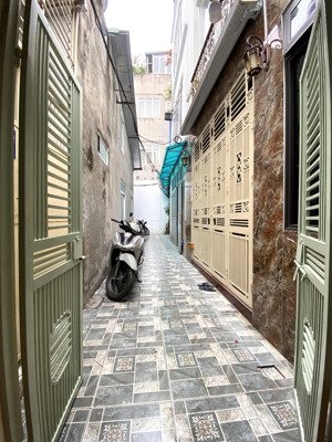 cho thuê nhà cấp 4 2 mặt thoáng 44m2 tại ngọc thuỵ long biên