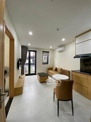 cho thuê 1n1k tại tây hồ ô tô đỗ cửa, có bãi đỗ xe, nhận xe điện, nhận khách nước ngoài, full đồ