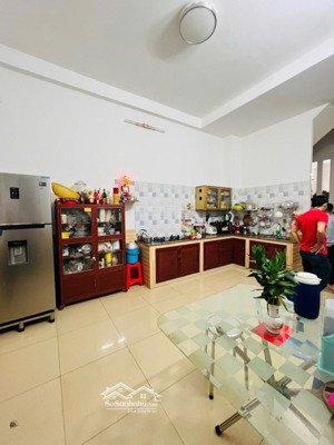 hxh trung tâm tân phú cạnh mặt tiền hơn 70m giá chỉ 6.x tỷ kg lộ giới không qh