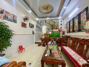 nhà cách mạng tháng 8 - phường 7 - tân bình - ngang 4m - 100m2 - 4tầng - 10tỷ thương lượng