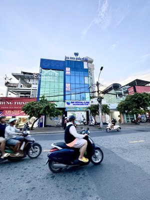 bán nhà thủ đức - mặt tiền võ văn ngân - 10 x 25m - cn 200m2 - 4 tầng - hdt 120tr/tháng giá 49tỷ tl