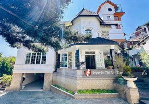 bán villa sân vườn siêu rộng 2 mặt tiền triệu việt vương đà lạt
