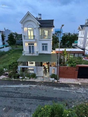 chủ ngộp bán gấp biệt thự 3 tầng khu đô thị năm sao 128m2 giá chỉ 5ty6