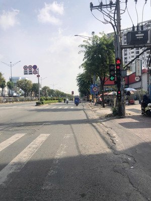 bán nhà nở hậu, hẻm xe máy cách trường chinh vài mét, gần cầu tham lương, giáp tân bình