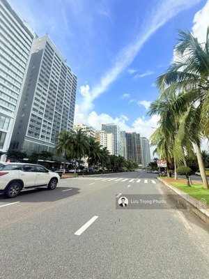 đất biển diện tích lớn 1.650m²,2 mặt tiền,ngay sau võ nguyên giáp,dòng tiền 120tr/tháng