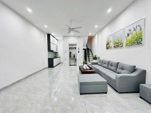 tin chuẩn! 6 tầng thang máy, đội cấn, ngõ thông các ngả , ba gác qua nhà, gần ô tô, nt mới, 48m2