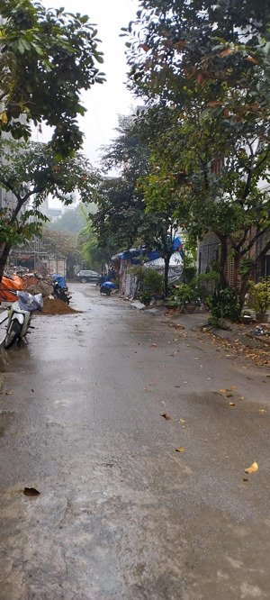 chủ chuyển nhà bán gấp diện tích: 50m2 kết cấu: 3 tầng mặt tiền 4m