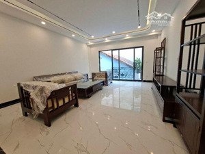 ngọc lâm khu ẩm thực nổi tiếng long biên. nhà 7 tầng thang - gara ô tô. kinh doanh đỉnh