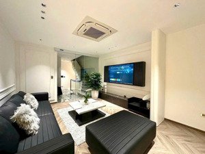 duy nhất 1 căn! nhà mới phố nguyễn lam, 45m2, 9.8 tỷ, 6 tầng, ô tô đỗ cửa, thang máy, full nội thất