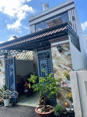 bán nhà thực pháp lý chuẩn gần trường th lê văn lương, 02 tầng 5x20m