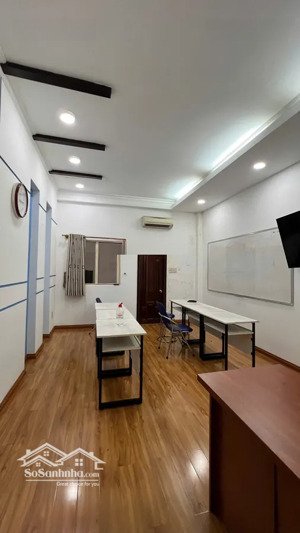 bán nr 4 tầng tại cống quỳnh, 19,5 tỷ, 75,6 m2