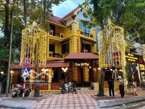 mặt phố lê đức thọ lô góc mặt tiền 30m. đơn vị cũ sắp hết hạn hợp đồng. nhà có thang máy