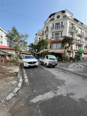 cực hiếm - đất ngã 4 ô tô tránh kinh doanh tấp nập vị trí vàng trung tâm thành trung