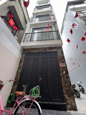 chính chủ bán nhà 38m2 7tầng thang máy lõi sài đồng, đường ô tô tránh, đi bộ vài bước ra chợ 230