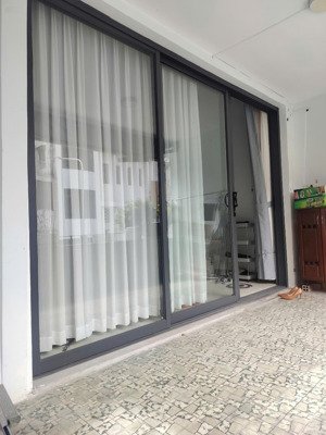 cho thuê căn hộ chung cư lầu 1, mặt tiền đường trần hưng đạo b, quận 5