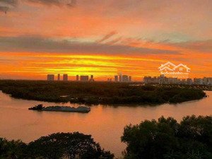 bán căn hộ phú mỹ hưng, 146m2, căn góc 3pn thoáng view sông, phòng khách đón nắng sáng