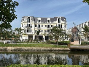 bán căn góc 144m2 shophouse 2 mặt tiền có hầm 4 tầng hướng trực diện khu thấp tầng và cao tầng tmdv