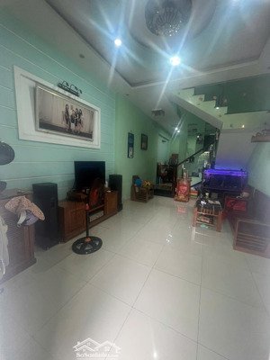 bán nhà 1 trệt 2 lầu sân thượng đường 160