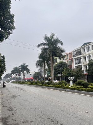 lô đất hiếm lạc long quân - vị trí vàng - tăng giá từng ngày - đầu tư là thắng