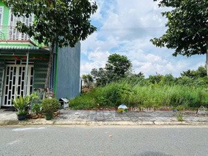 chủ gửi bán gấp về quê chợ mỹ phước 1 2phut dt69m2 gần kcn 5km đường mặt tiền sổ sẵn full thổ shr