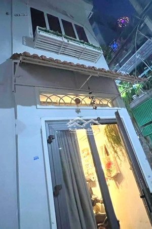 chỉ 2.5 tỷ - căn góc nhỏ xinh 2 tầng hxh huỳnh văn bánh 2.4x6m - nở hậu