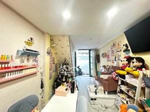 bán nhà khu vip nam kỳ khởi nghĩa q3 30m2 (3x10) 2pn 2wc (nở hậu 5m) - 5.7 tỷ