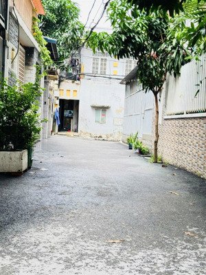 nhà phố ngang 10m, hxh sát bên trường học. đúc kiên cố 3 tầng. lê đức thọ, p13, gò vấp. chỏ 5ty950