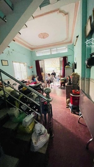 bán nhà đúc 2 lầu 4,2m x14,5m ,hẻm xe hơi đường lạc long quân p10 tân bình